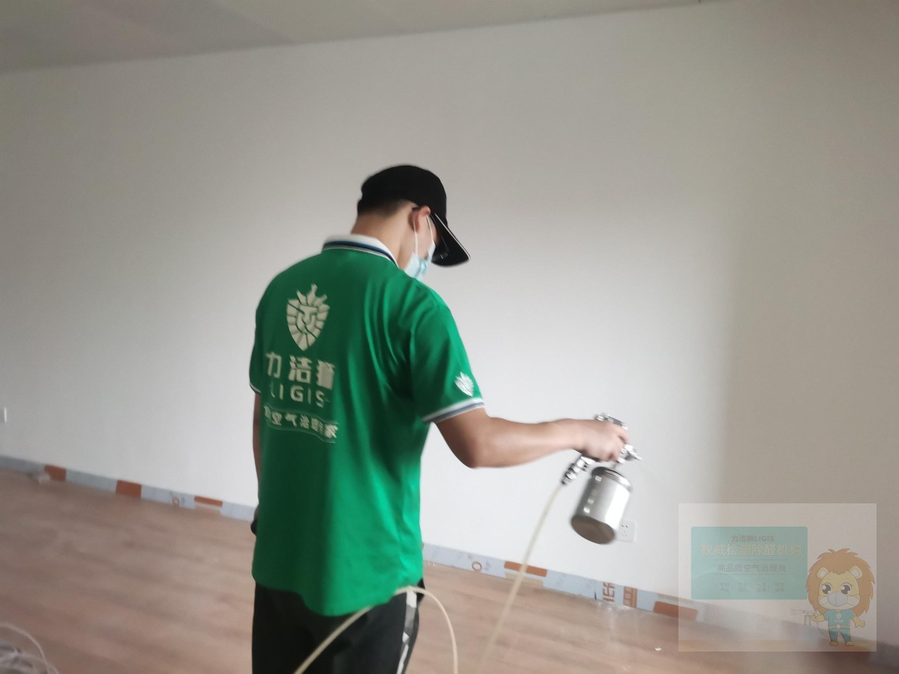 成都仁和春天办公室工装除甲醛施工现场-力洁狮环保-3